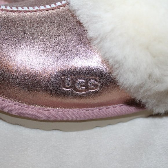 NIB UGG COZY PINK METALLIC PINK SLIP ON SLIDE SHEARLING SLIPPERS - Picture 4 of 7